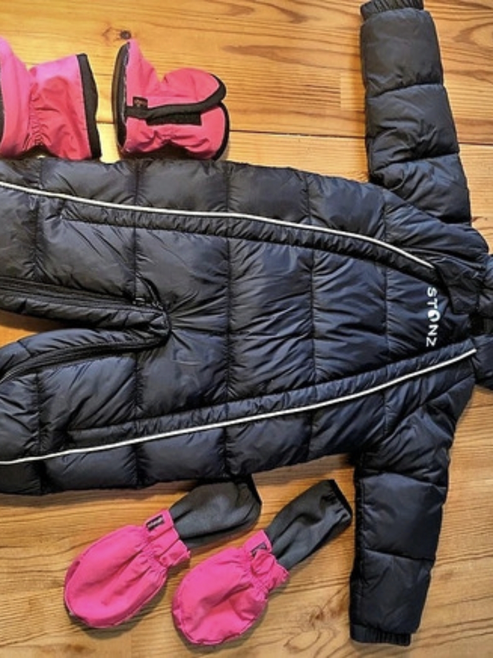 STONZ 2-in-1 Puffer Snow Suit and Bootie/Mittens Set Black & Pink Baby 0-6M Big